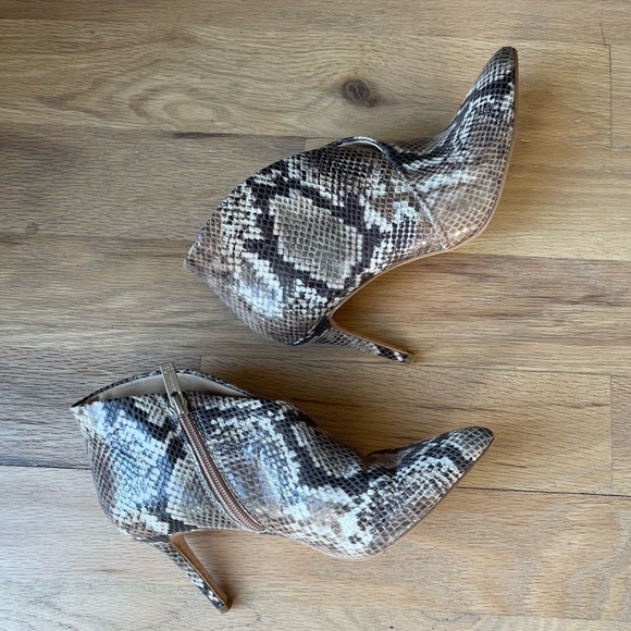 Jessica Simpson Layra Snakeskin Bootie Heels Size 6.5 - Picture 3 of 5
